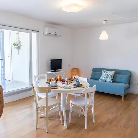 Zefiro Zona Mare E San Bartolo By Yohome