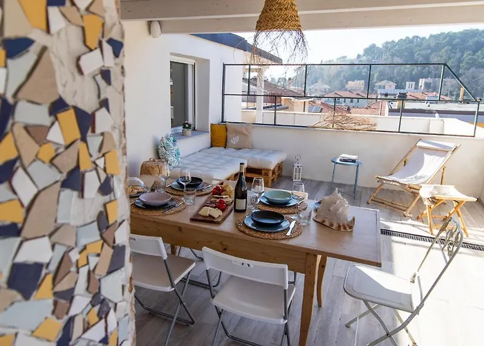 Apartment Zefiro Zona Mare E San Bartolo By Yohome *