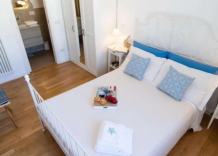 Apartment Zefiro Zona Mare E San Bartolo By Yohome *