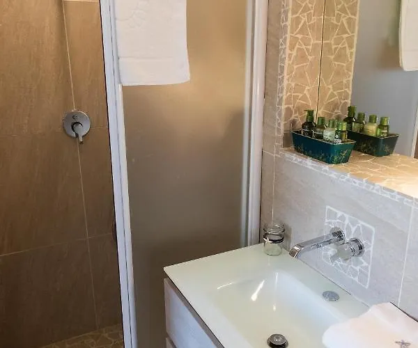 Apartment Zefiro Zona Mare E San Bartolo By Yohome *