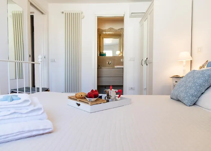 Apartment Zefiro Zona Mare E San Bartolo By Yohome