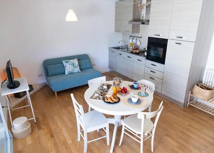 Apartment Zefiro Zona Mare E San Bartolo By Yohome Pesaro